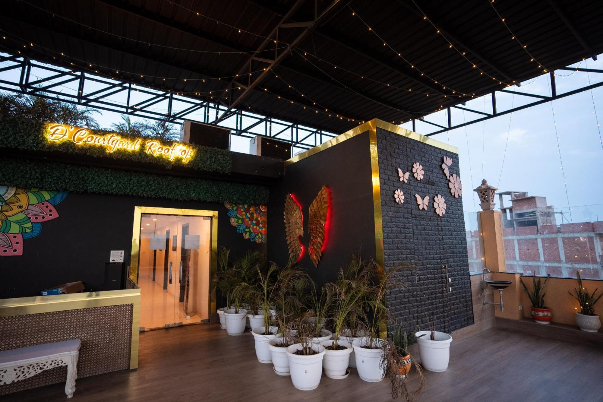 Hotel Radiance Courtyard Varanasi Exterior foto